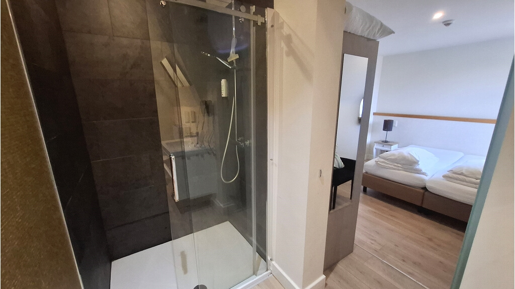 Bed and Breakfast met 8 kamers en Woonst te koop in Wenduine De Haan