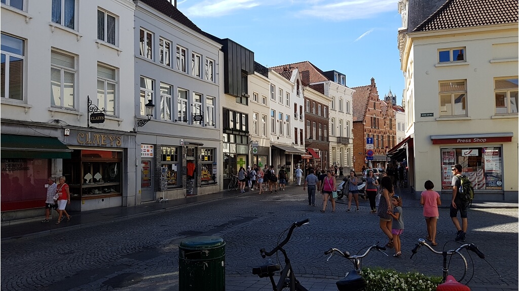 Prachtige burgerwoning met 3 slaapkamers en Terras te koop in Brugge