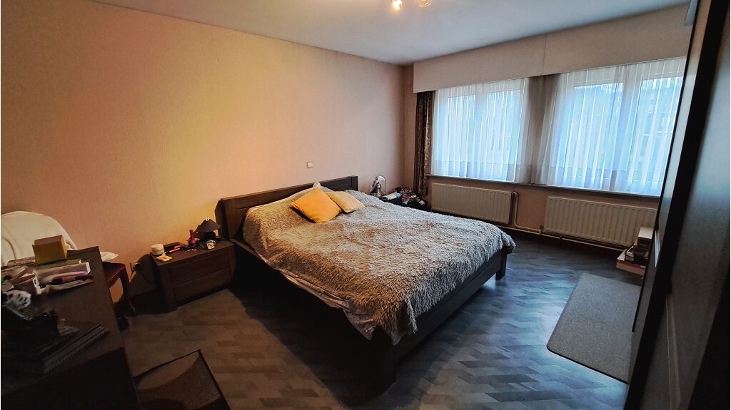 Comfortabele 3-slaapkamerwoning met Garage en Tuin te koop in Sint-Kruis Brugge