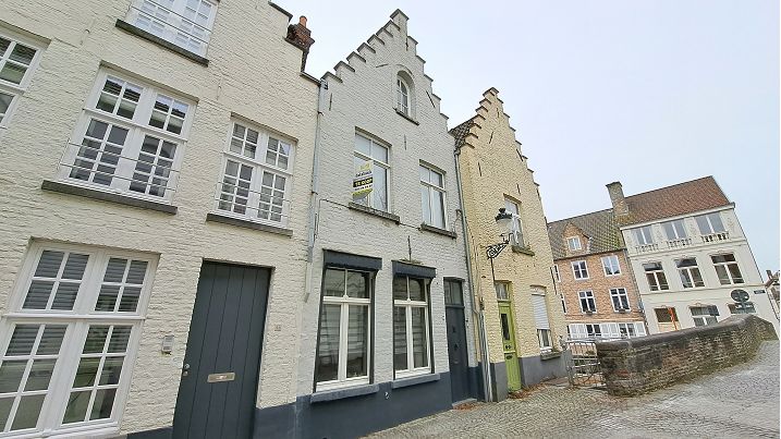 Comfortabele 4-slaapkamerwoning met ruim Terras te koop in Brugge | Peerdenstraat 17 Brugge (8000) | De Brugse Databank Vastgoed - immo - real estate -  050 34 34 20
