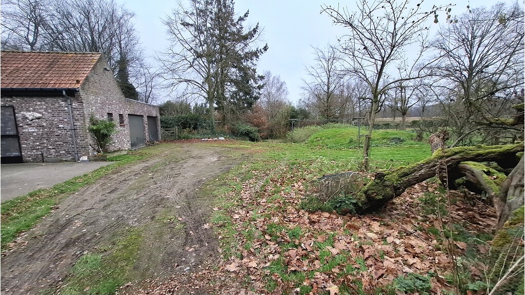 Ruime 3-slaapkamerwoning met dubbele garage en tuin te koop in Oedelem