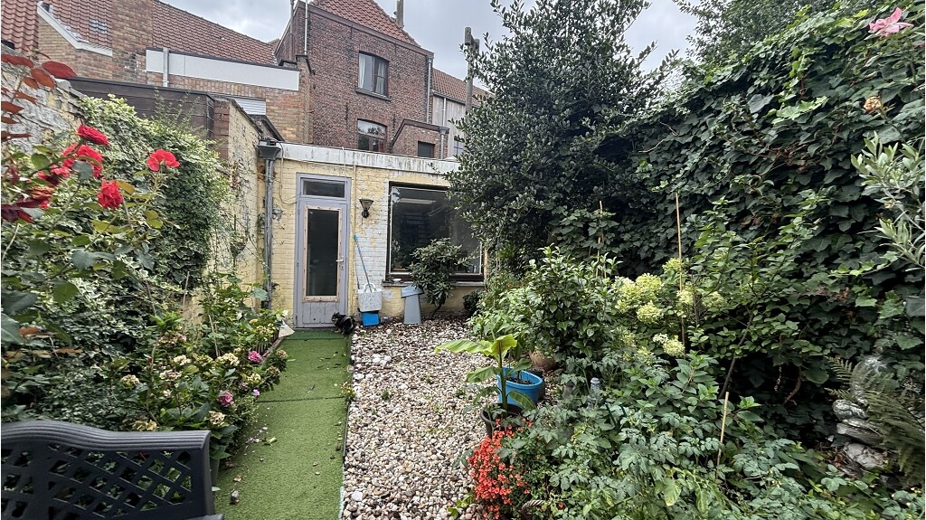 Ruime 3-slaapkamerwoning met stadsterras te koop in Brugge