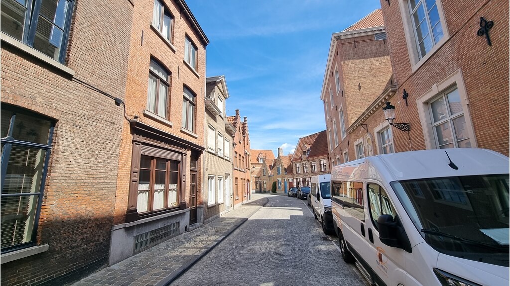 Ruime 3-slaapkamerwoning met stadsterras te koop in Brugge
