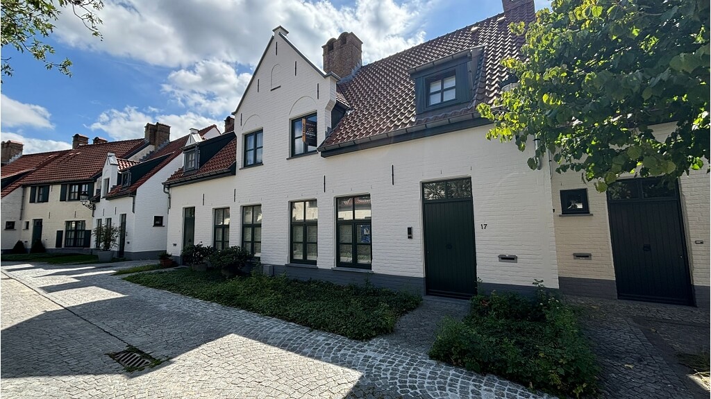 Ruime 3-slaapkamerwoning met Garage en Tuin te koop in Brugge