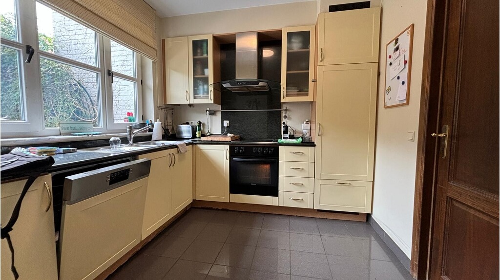 Ruime 3-slaapkamerwoning met Garage en Tuin te koop in Brugge