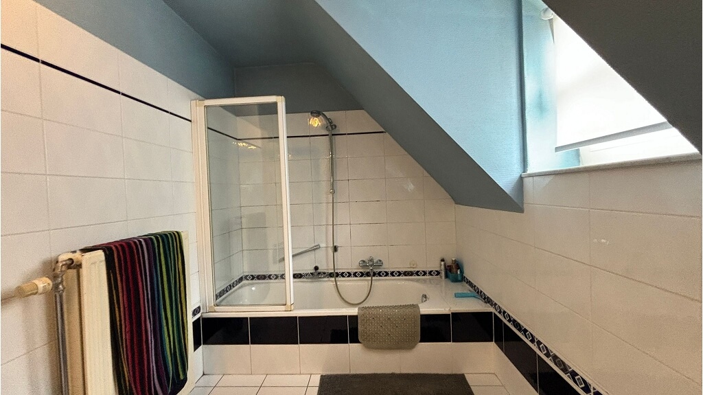 Ruime 3-slaapkamerwoning met Garage en Tuin te koop in Brugge