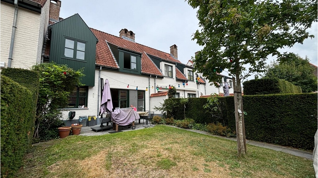 Ruime 3-slaapkamerwoning met Garage en Tuin te koop in Brugge