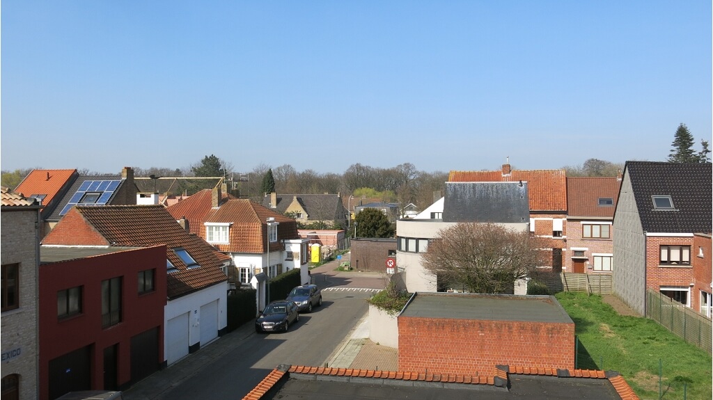Opbrengstpand : 3 appartementen + 3 garages te koop in Sint-Kruis Brugge
