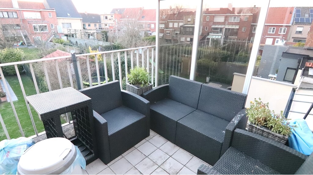 Opbrengsteigendom met 2 woonunits en 2 garages te koop in Brugge